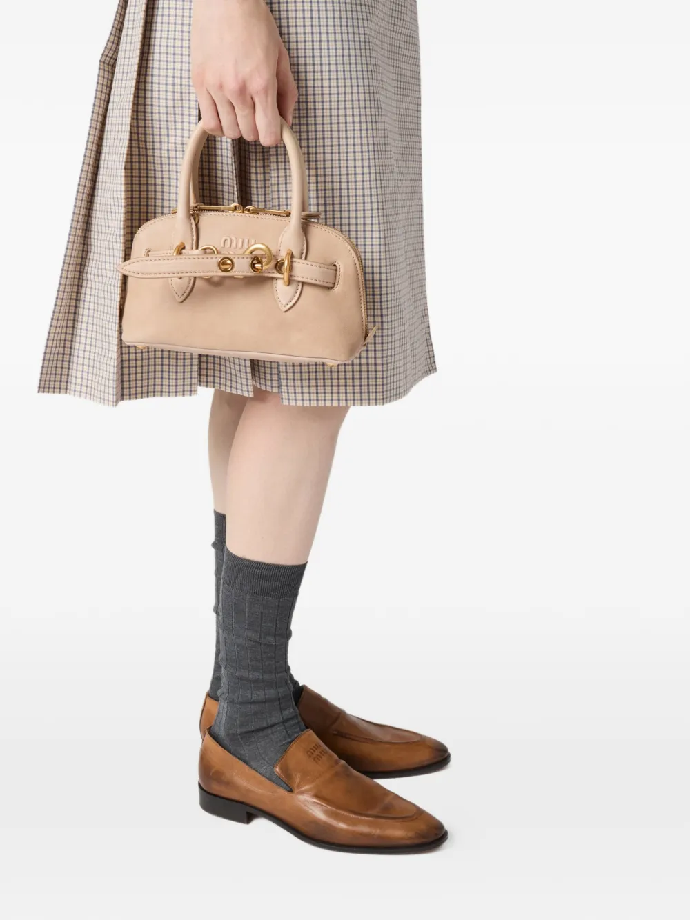 Сумка-тоут Aventure размера мини Miu Miu, бежевый — фото 3