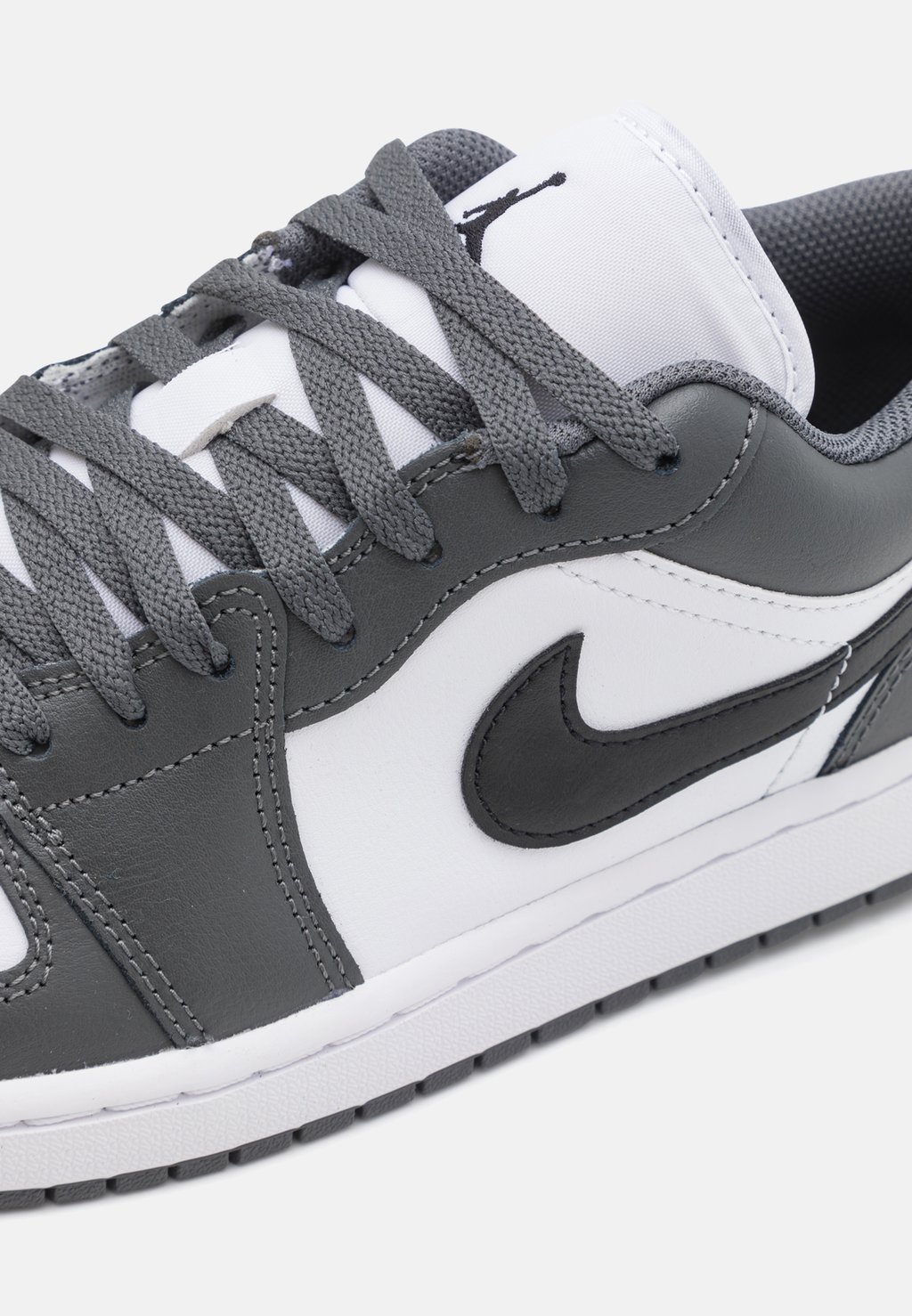 

Кроссовки AIR JORDAN 1 LOW Jordan, белый