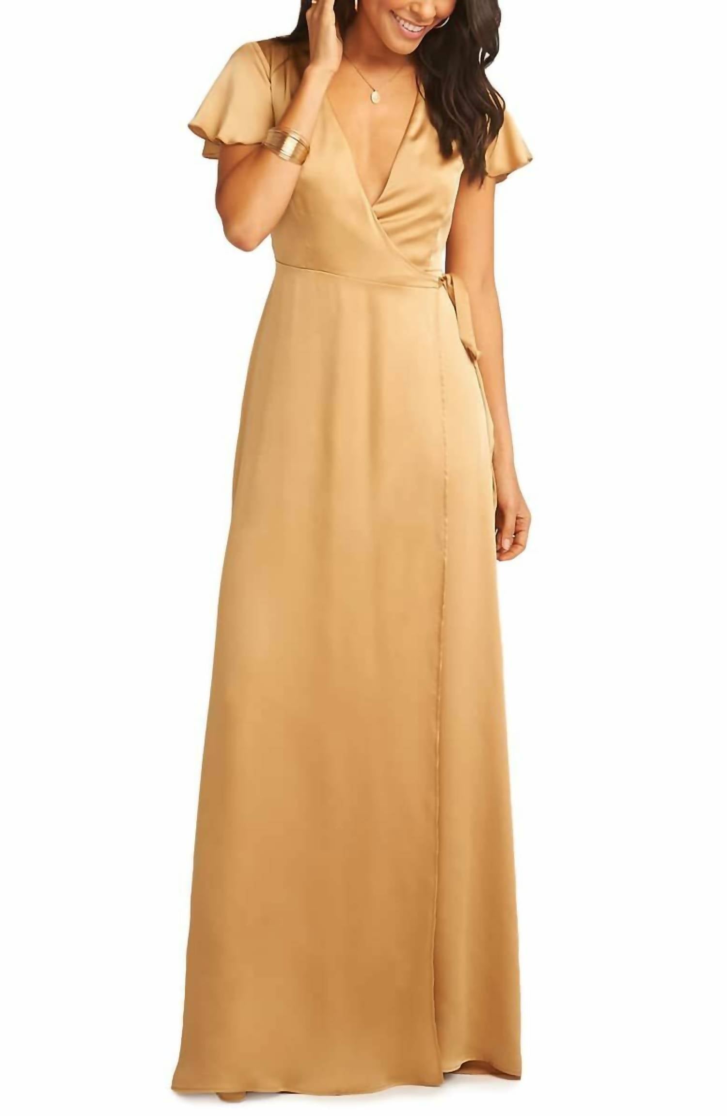 

Длинное атласное платье Noelle Wrap Maxi в золотом цвете Show Me Your Mumu