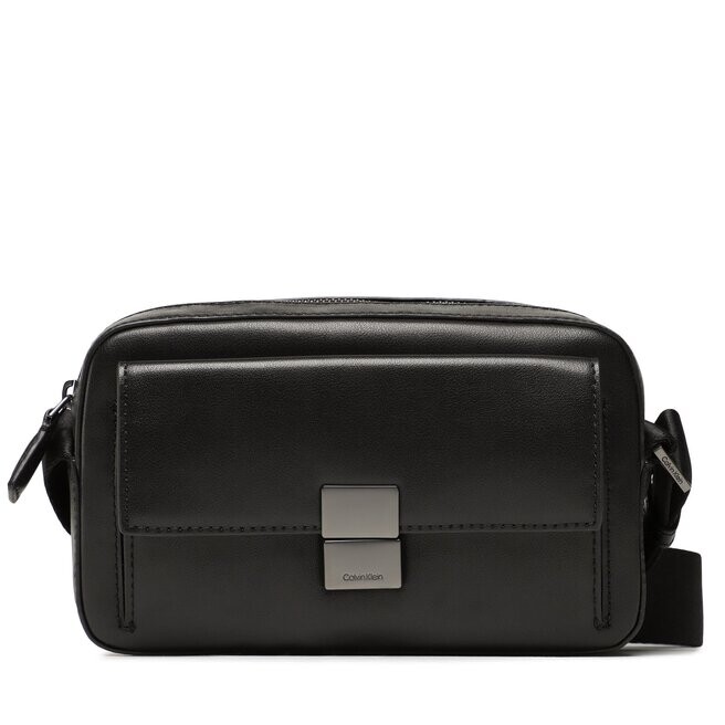 

Сумка Calvin Klein IconicHardware Camera, черный