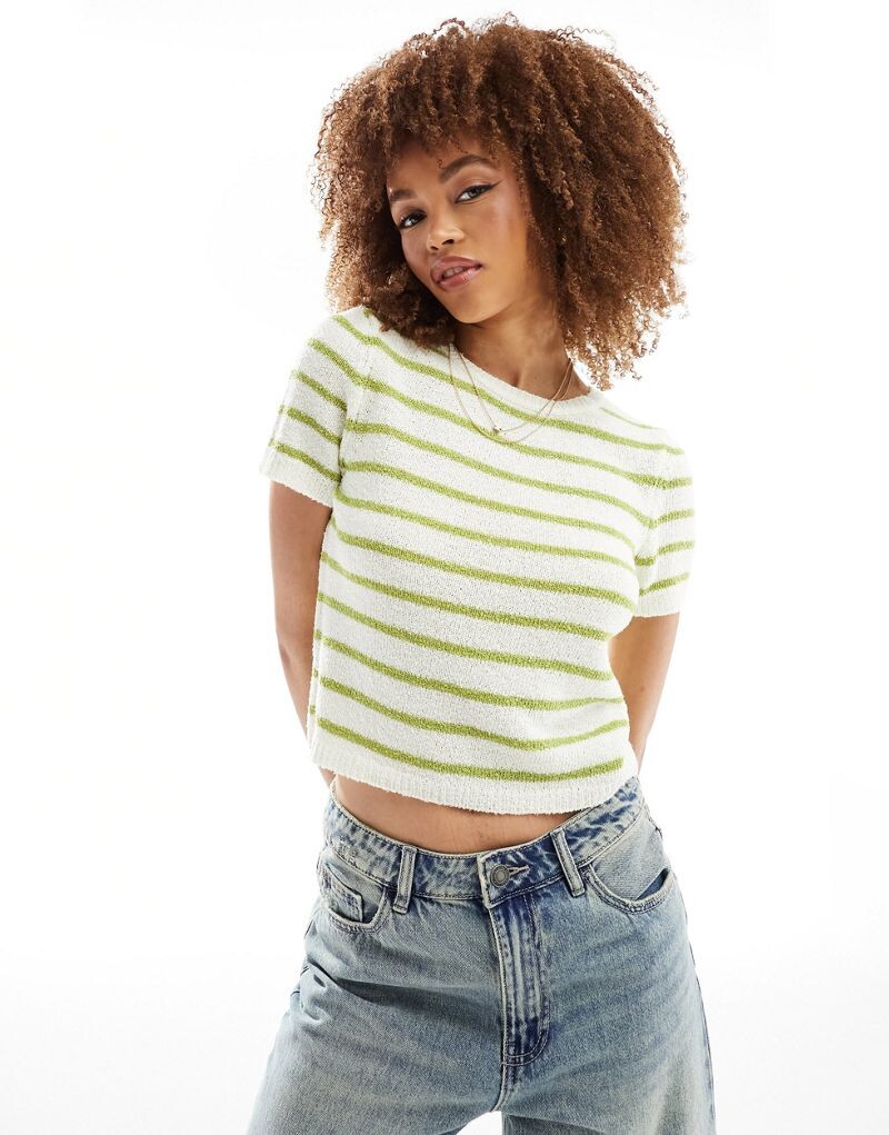 

Вязаная детская футболка в зеленую полоску с широкими рубчиками ASOS DESIGN