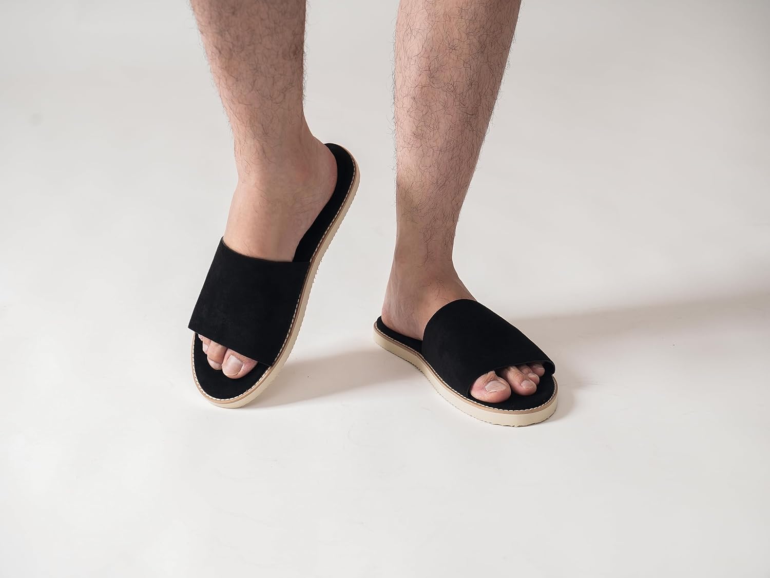 Мужские летние сандалии SoleilSandal из замши, удобные шлепанцы с стелькой из пены с эффектом памяти, подошва из ЭВА, нескользящие, повседневные модные I-слайды, черный — фото 2