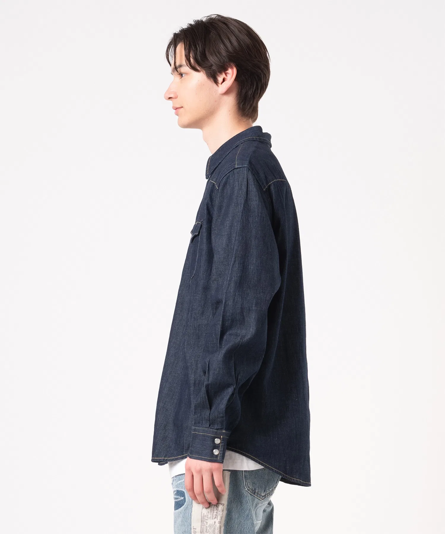 Мужская джинсовая рубашка Levi's Western с длинным рукавом тёмно-синяя — фото 2