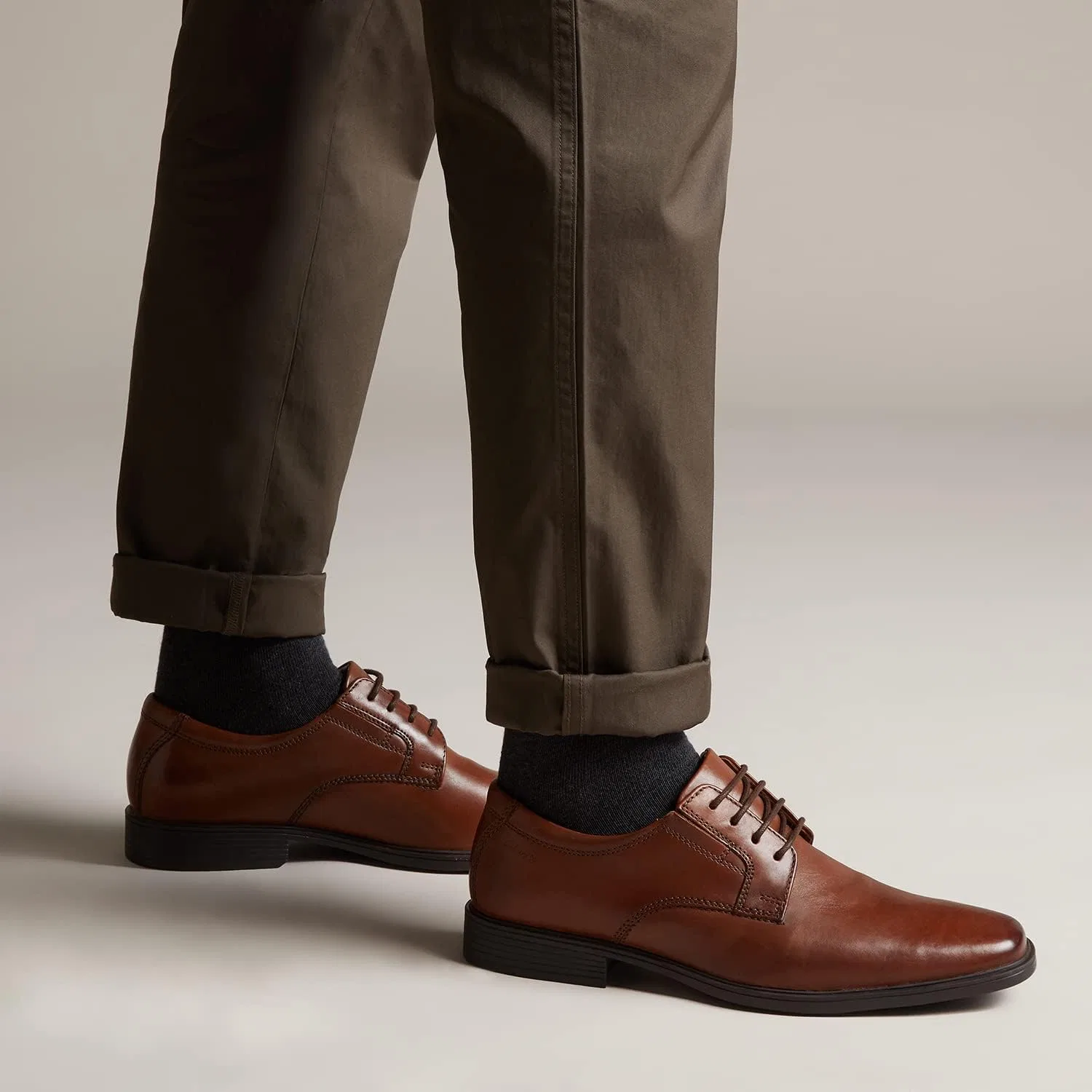 Кроссовки Clarks Men's Tilden Plain Oxford, Dark Tan Lea — фото 2