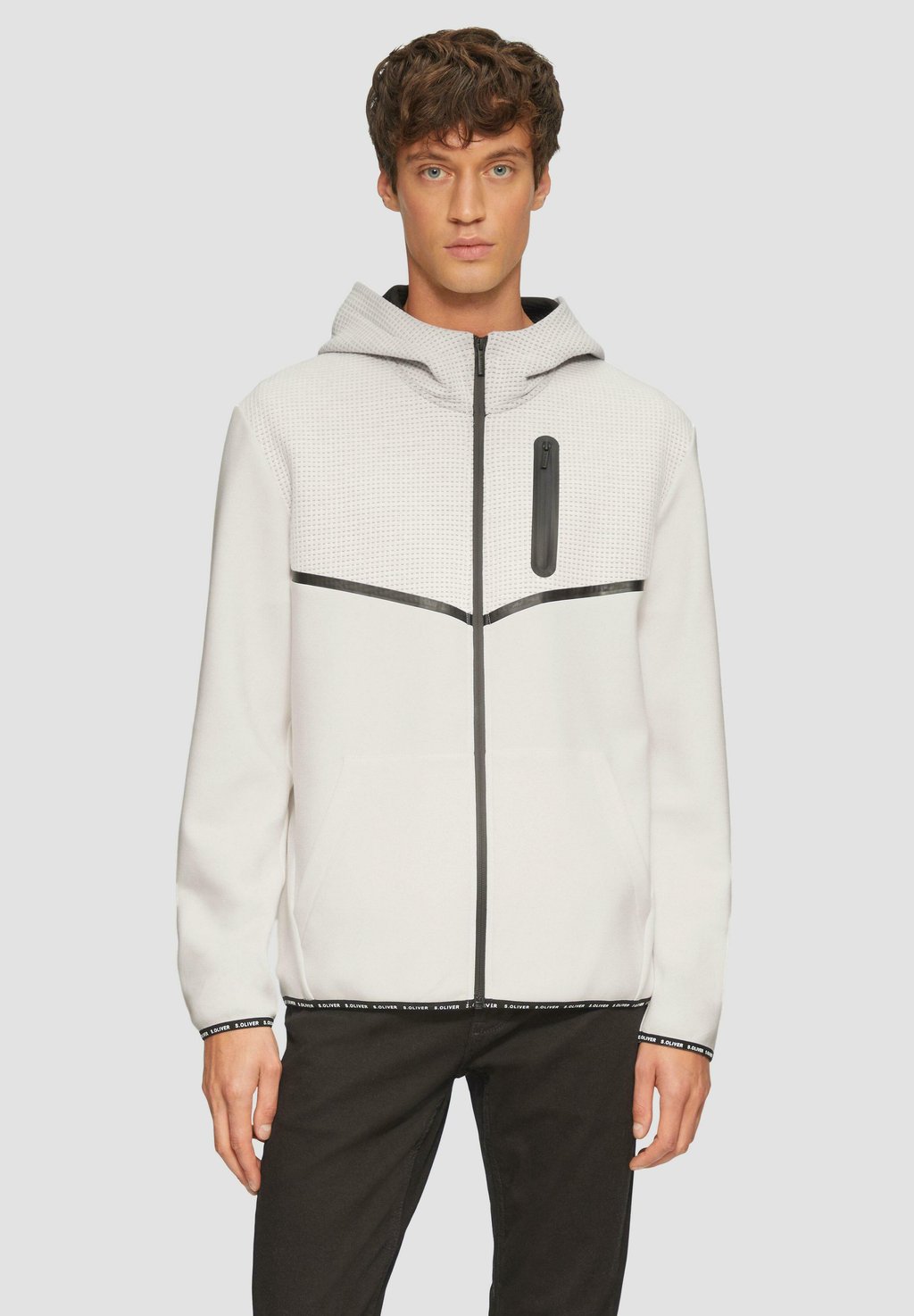 

Толстовка на молнии FABRICMIX MIT HOODIE s.Oliver, белый