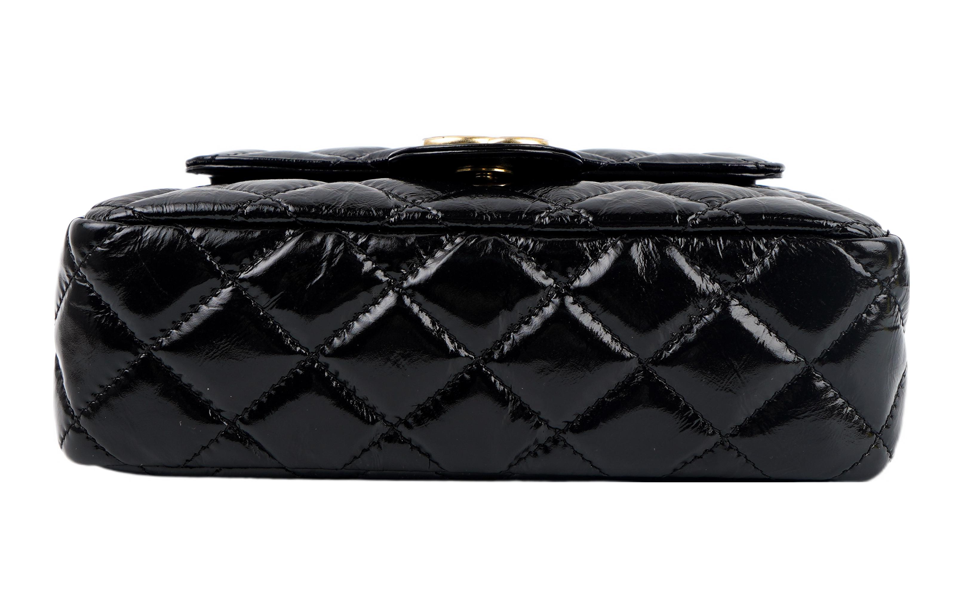 CHANEL Весенняя яркая кожа теленка с морщинками и золотой фурнитурой женская маленькая черная сумка через плечо — фото 4