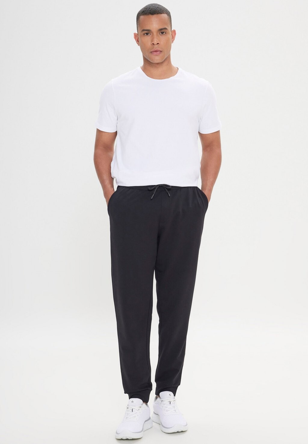 

Спортивные брюки STANDARD FIT AC&CO / ALTINYILDIZ CLASSICS, черный