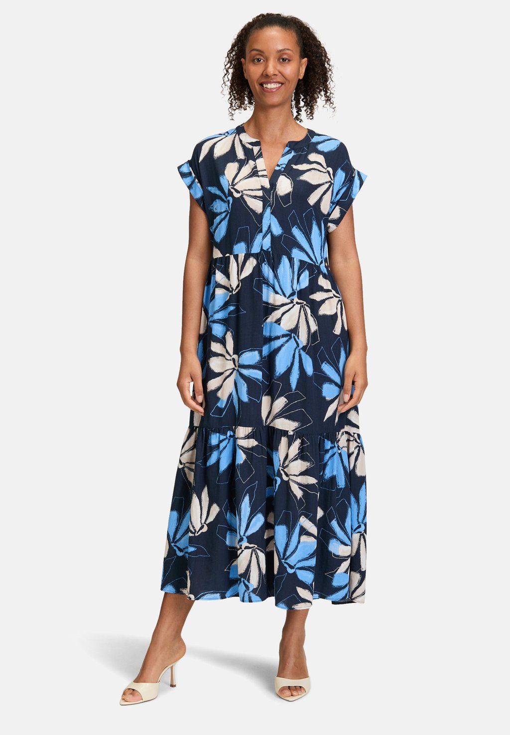 

Платье макси MIT PRINT Betty & Co, синий