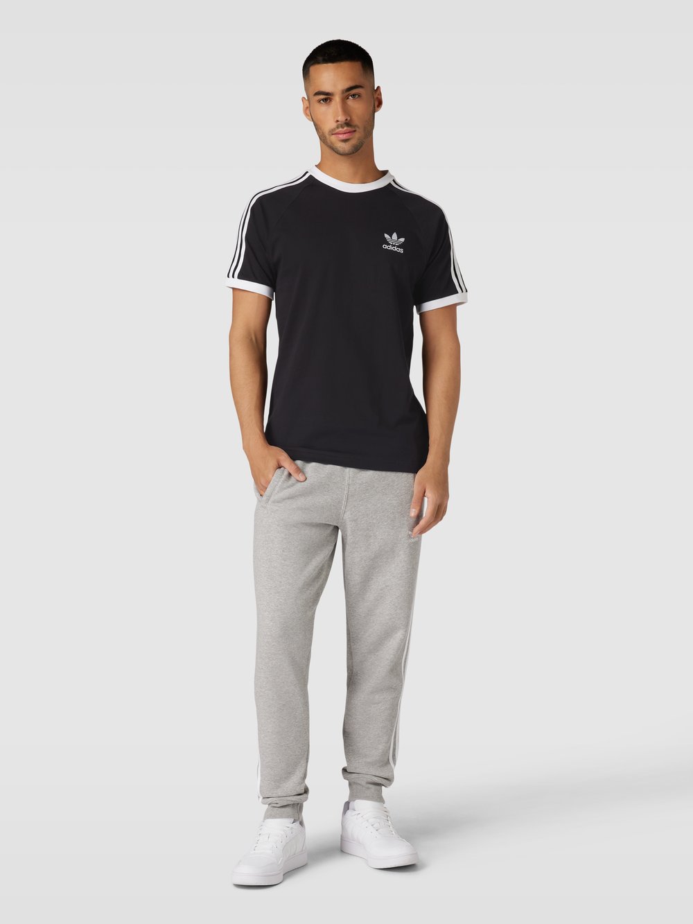 

Футболка с кантом adidas Originals, черный