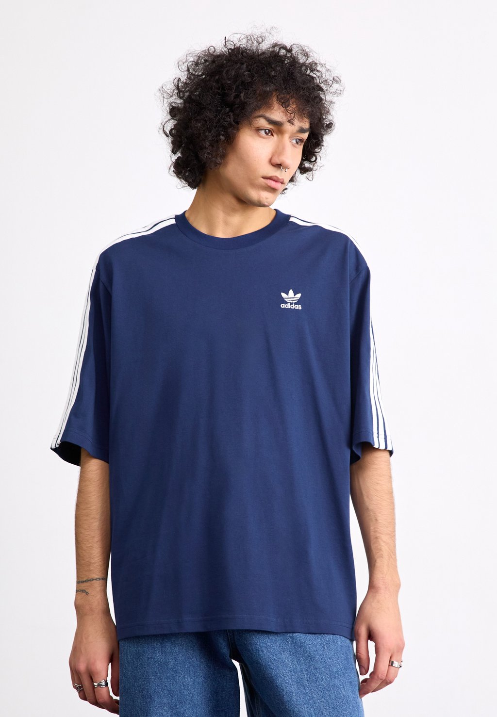 

Футболка с принтом OVERSIZE TEE adidas Originals, темно-синий