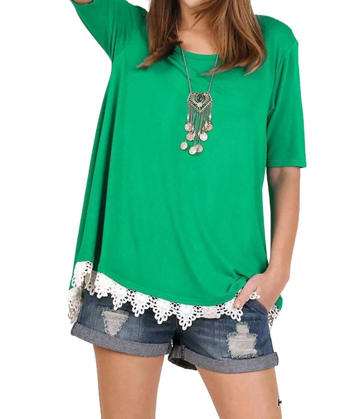 

Зеленый топ с кружевной отделкой и шнуровкой Umgee