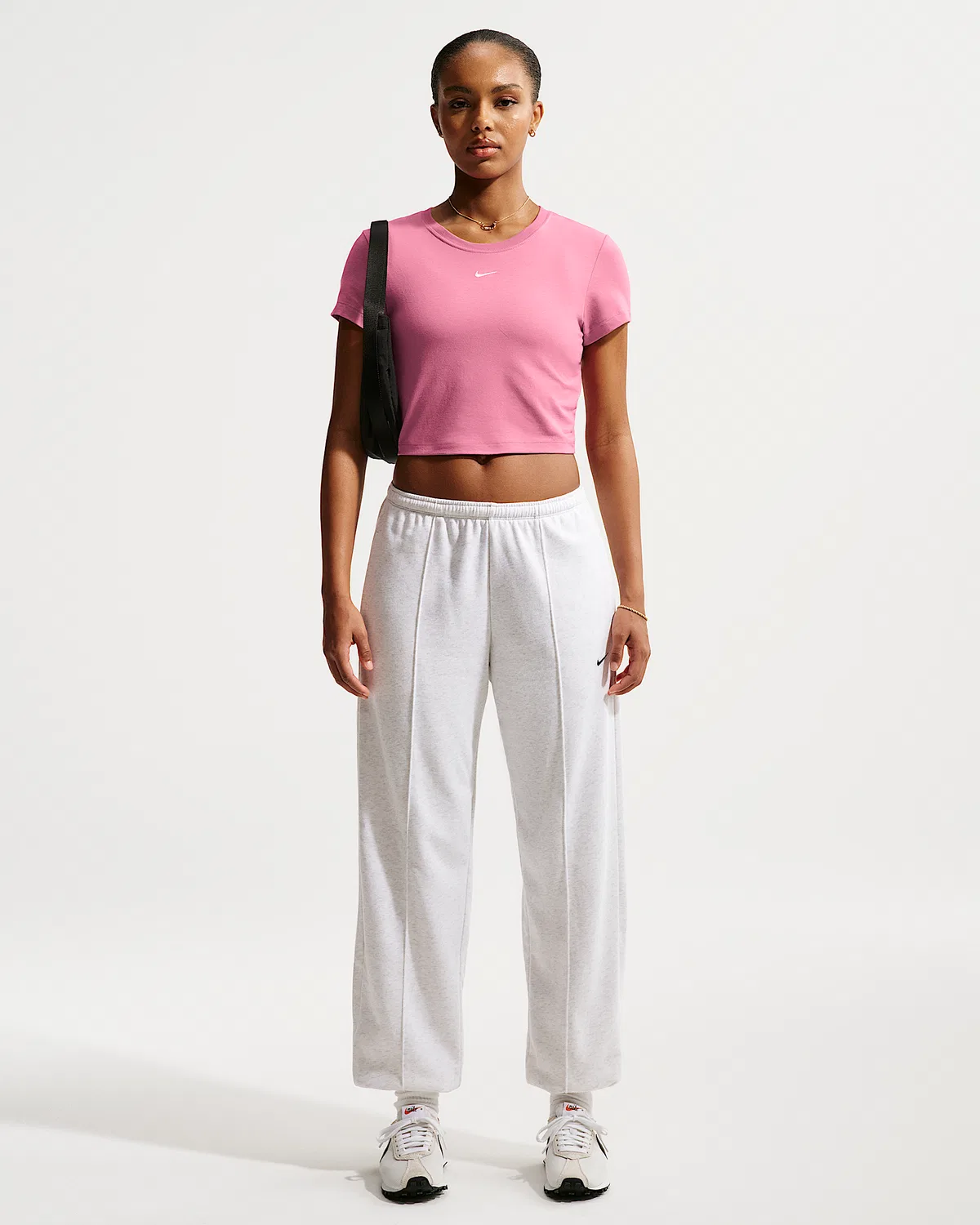 Женская укороченная футболка Nike Sportswear Chill Knit, Peony/Sail — фото 4