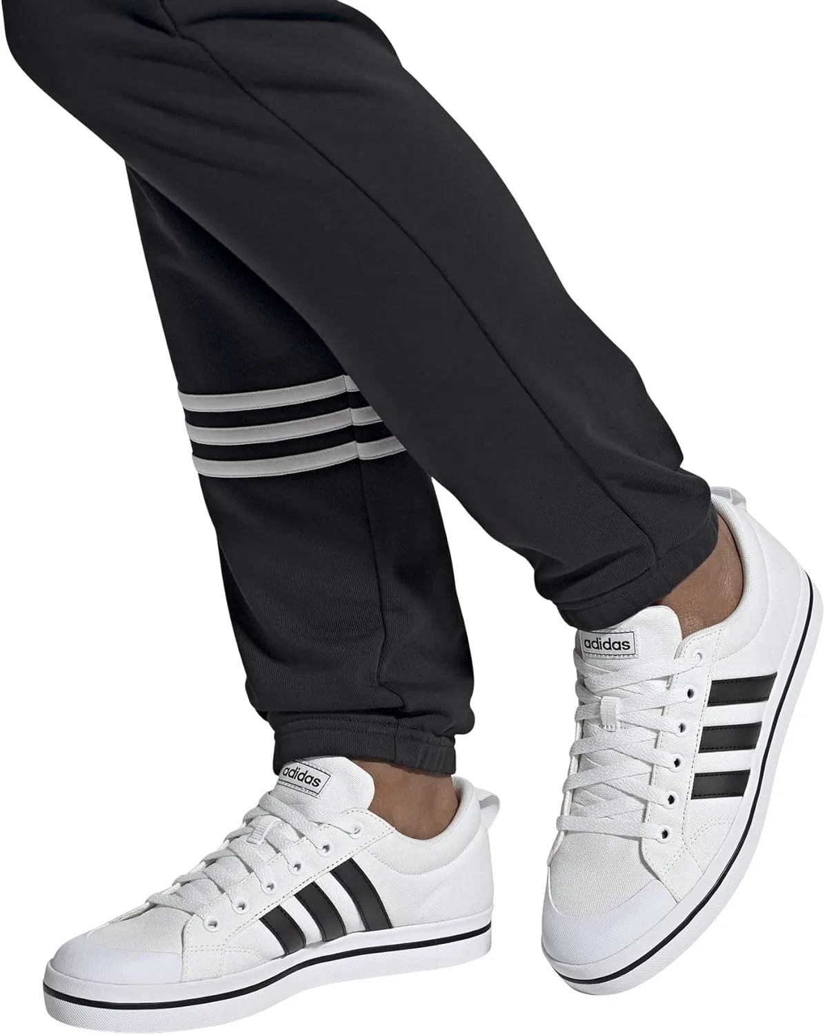Мужские кроссовки для фитнеса Adidas Bravada, Ftwwht Cblack Byello — фото 2
