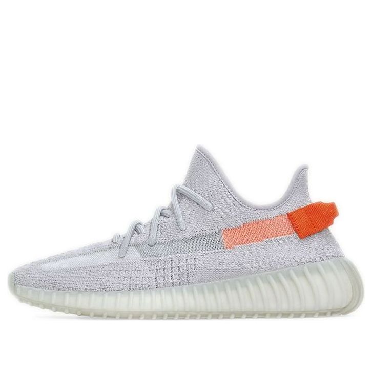 

Кроссовки adidas Yeezy Boost 350 V2 'Tail Light', серый