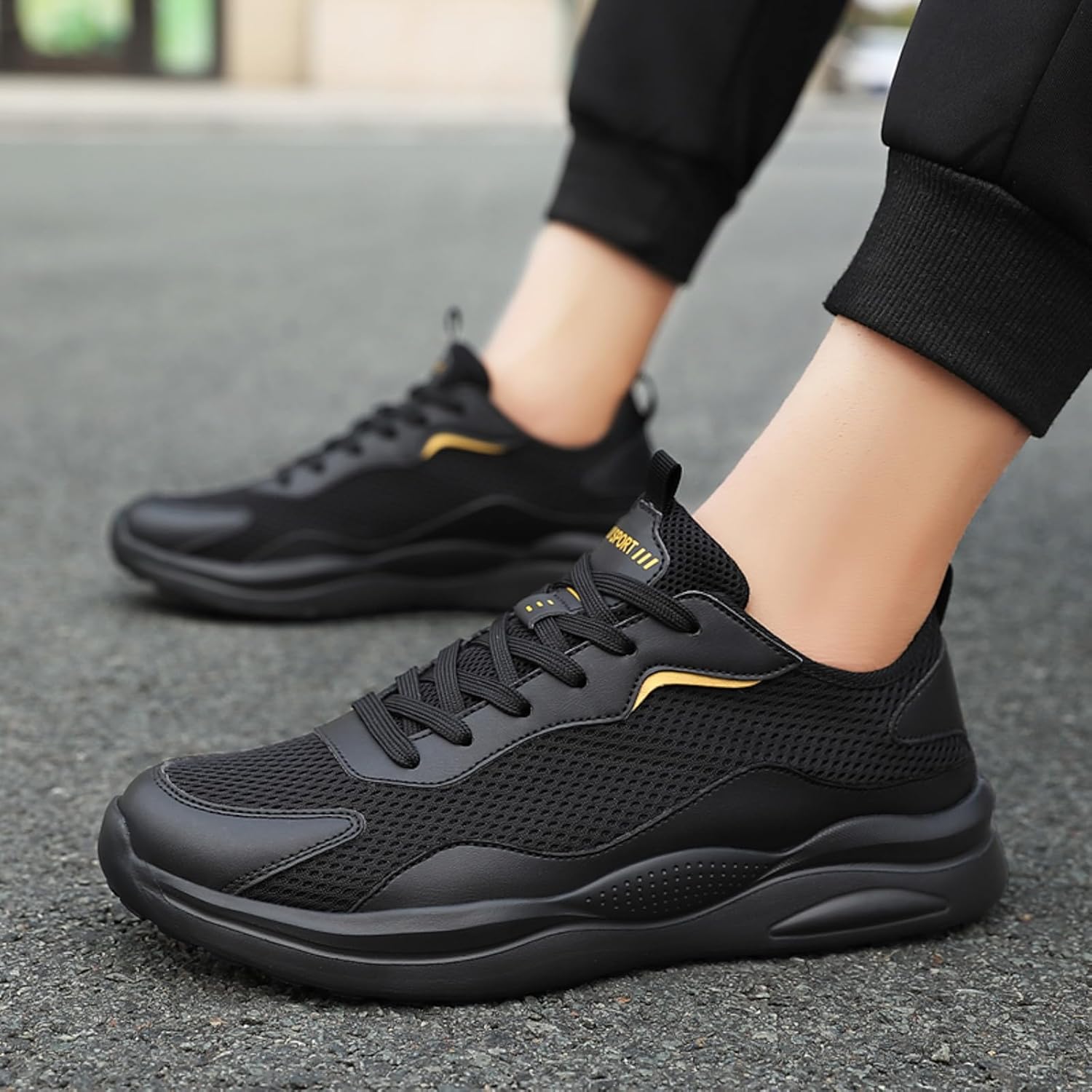 

Кроссовки Hbeylia для мужчин с превосходной амортизацией, модной шнуровкой, дышащие, для ходьбы, устойчивые к ударам, легкие, спортивные, для тенниса, кросс-тренинга, повседневные спортивные, для беговых дорожек, черный