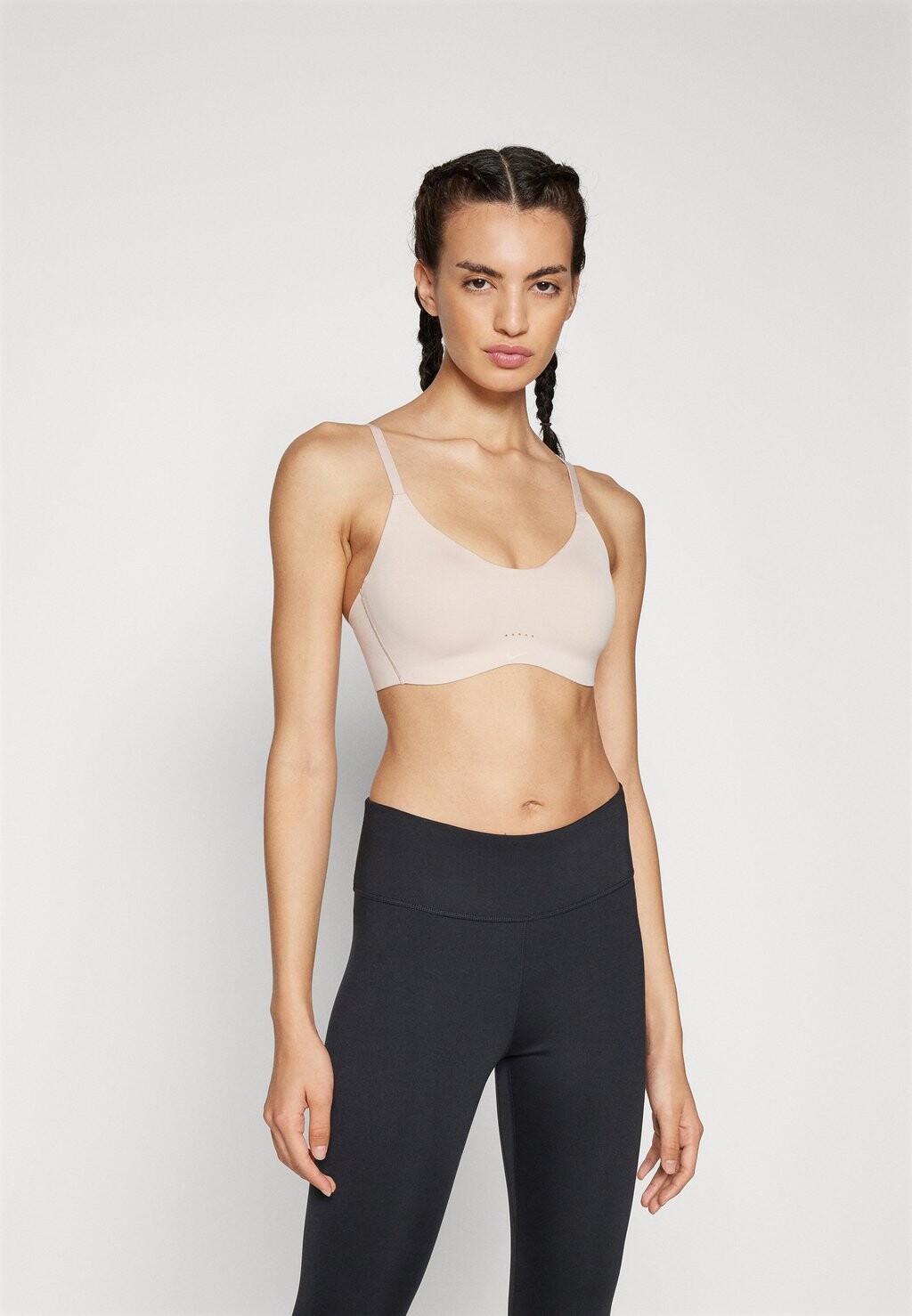 

Спортивный бюстгальтер с легкой поддержкой ALATE MINIMALIST BRA Nike, бежевый