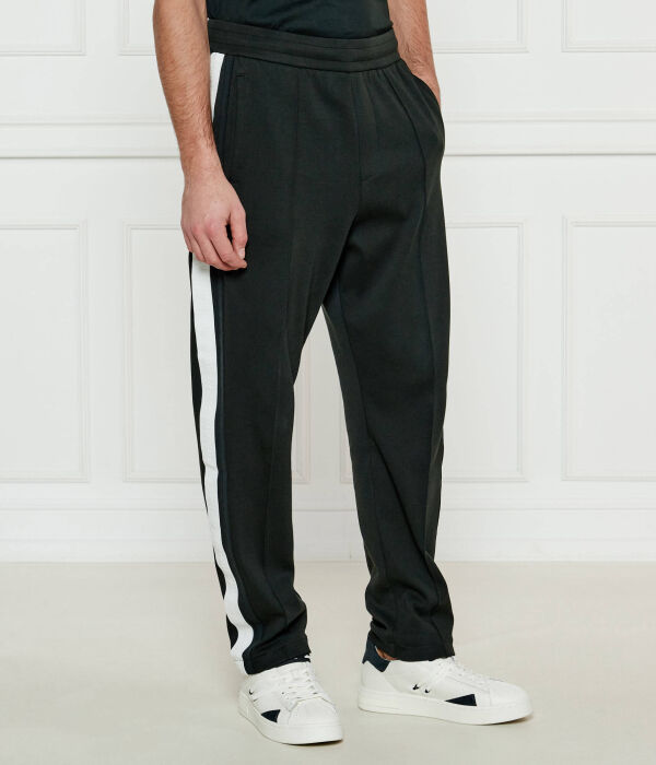 

Брюки Regular fit Armani Exchange, зеленый