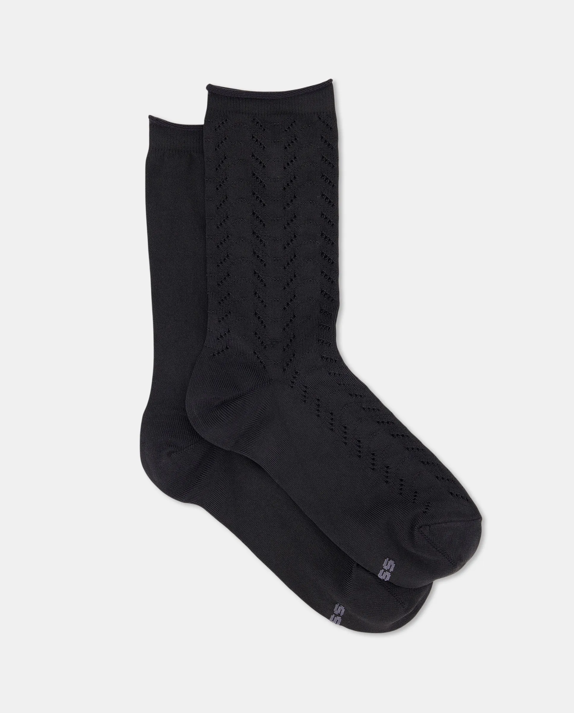 

Пара носков классического кроя из шелковистой вискозной смеси Boss, перевод отсутствует.