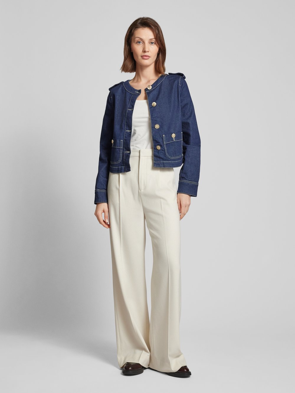 

Укороченная джинсовая куртка с планкой на пуговицах Emporio Armani