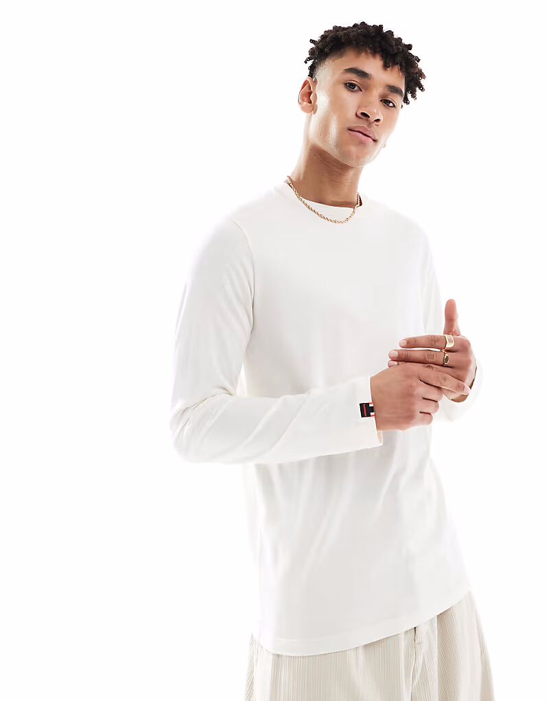 

Базовый топ Superdry Classic цвета «белая кость»