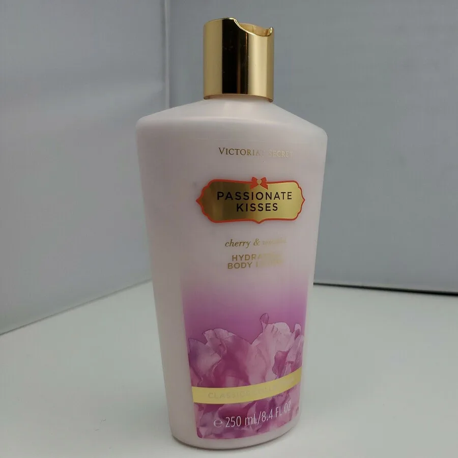 Victoria Secret Лосьон Victoria's Secret Ladies Passionate Kisses 8,4 унции Ароматы 667529327201