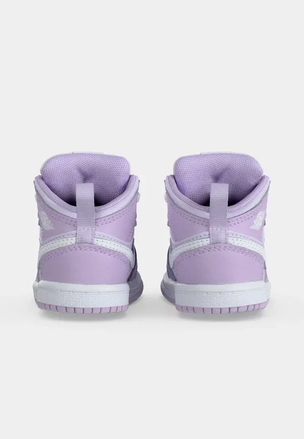 Кроссовки детские Jordan 1 Mid, фиолетовый туман/белый/едва виноградный — фото 4