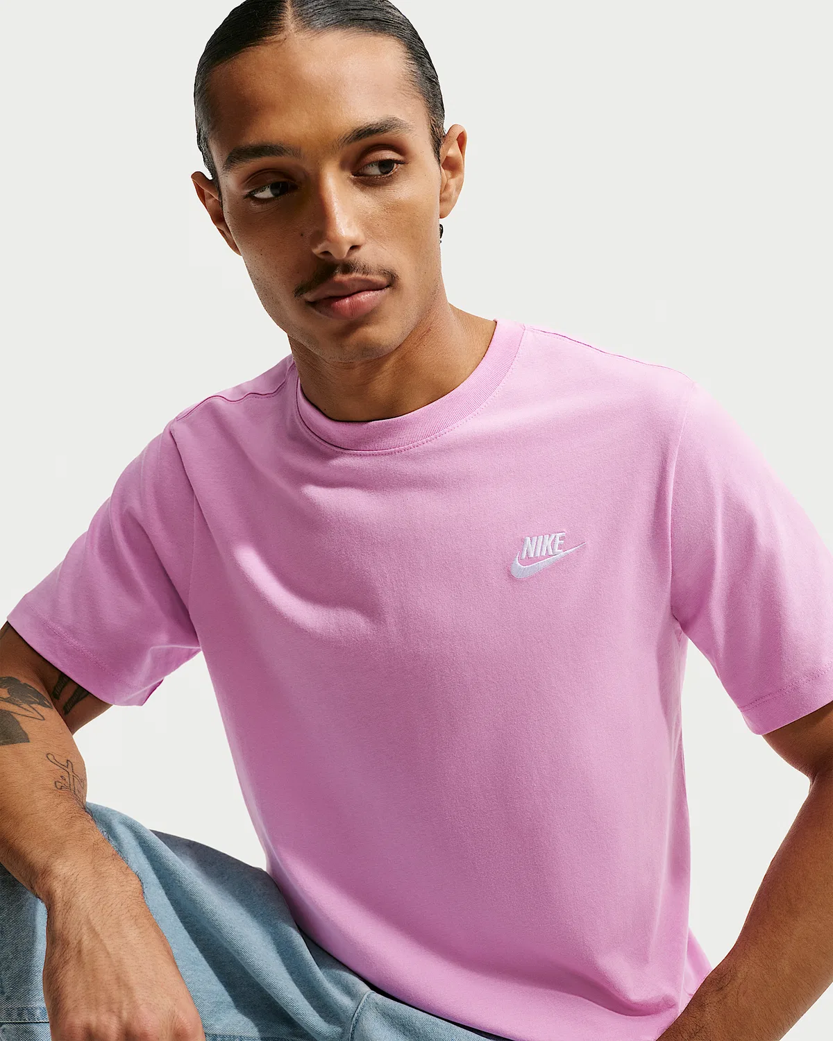 Мужская футболка Nike Sportswear Club, Light Magenta — фото 3