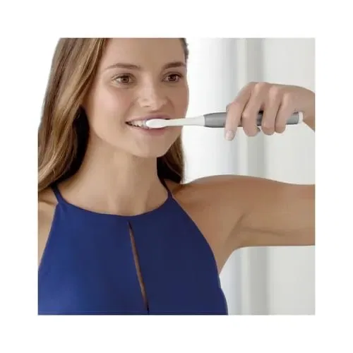 Электрическая зубная щетка Pulsonic Slim Luxe Oral-B серебристая — фото 3