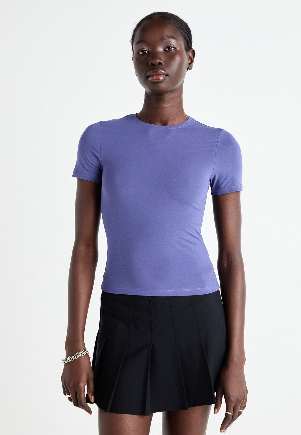 

Базовая футболка SLIM FITTED Weekday, фиолетовый