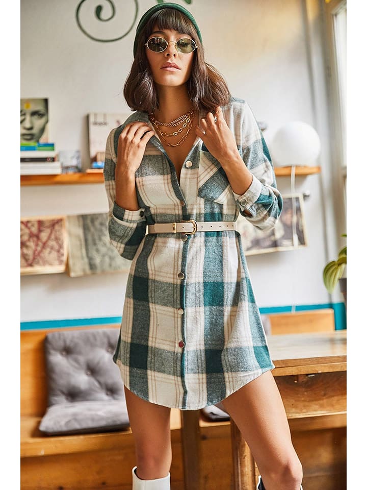 

Короткое платье trendyol