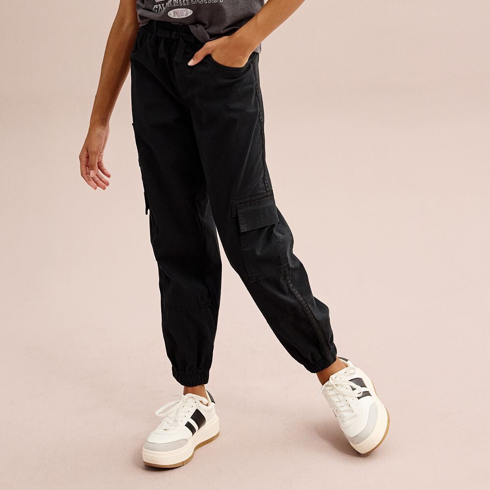 

Атласные джоггеры-карго SO для девочек 6–20 лет стандартного и большого размера, цвет Black Luxe