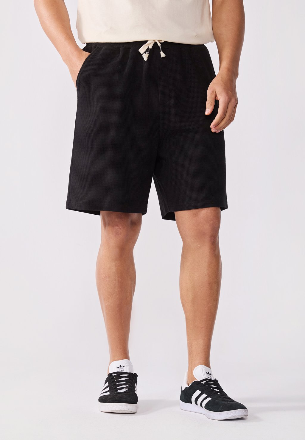 

Шорты Tracksuit bottoms Pier One, черный