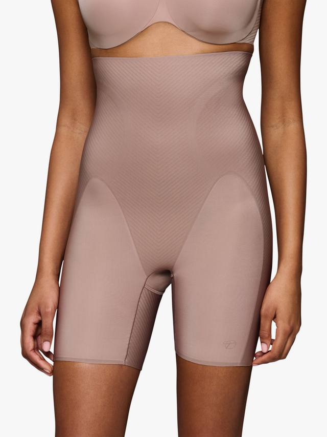 

Боди-макияж Illusion Curve супер-высокая талия шорты до середины бедра Triumph, Chocolate Mousse