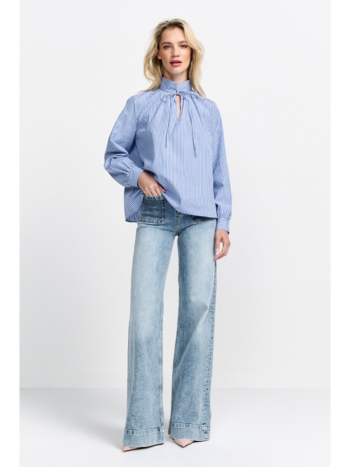 

Rich & Royal Светло-голубая блузка