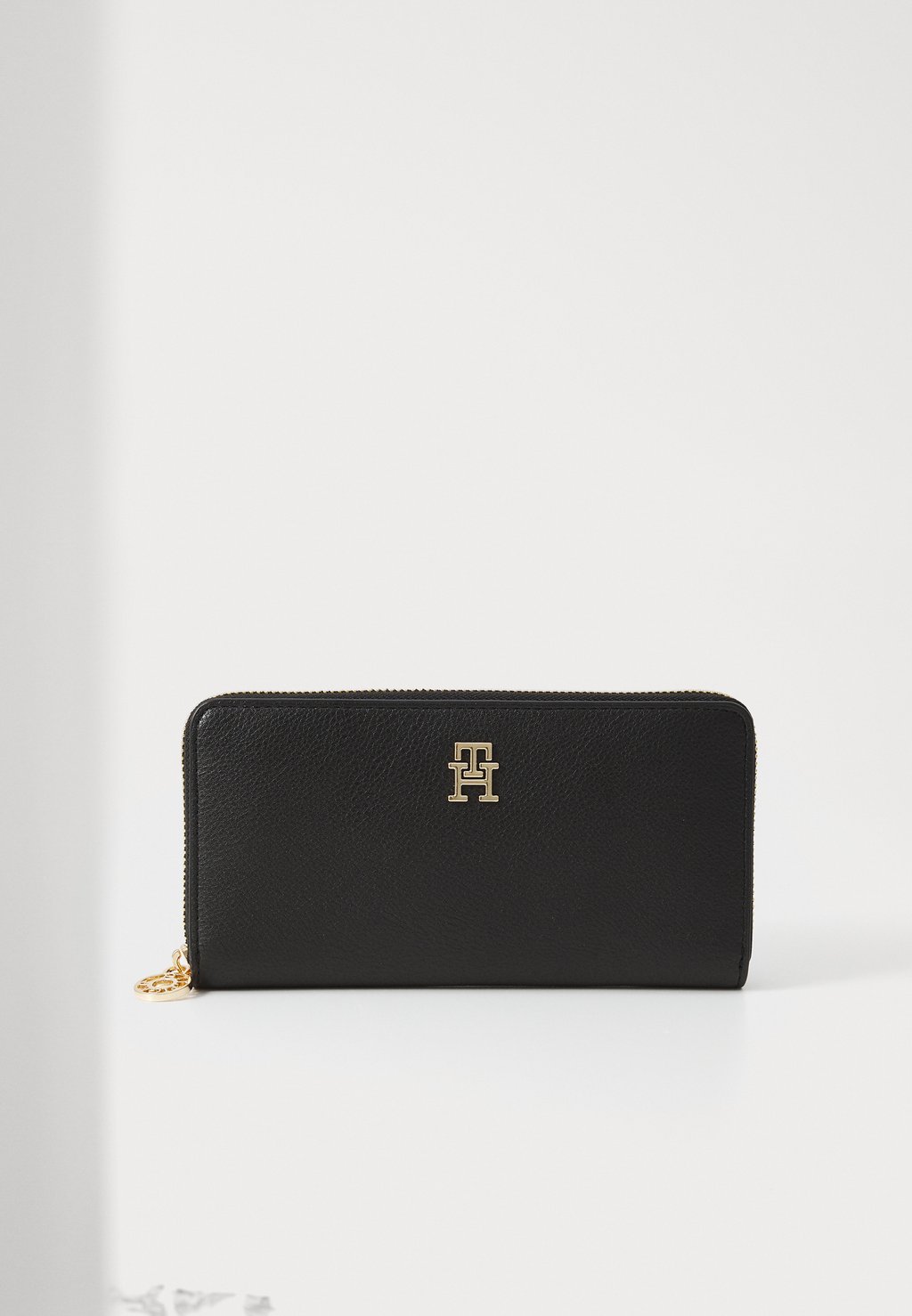 

Кошелек DISTINCT Tommy Hilfiger, черный