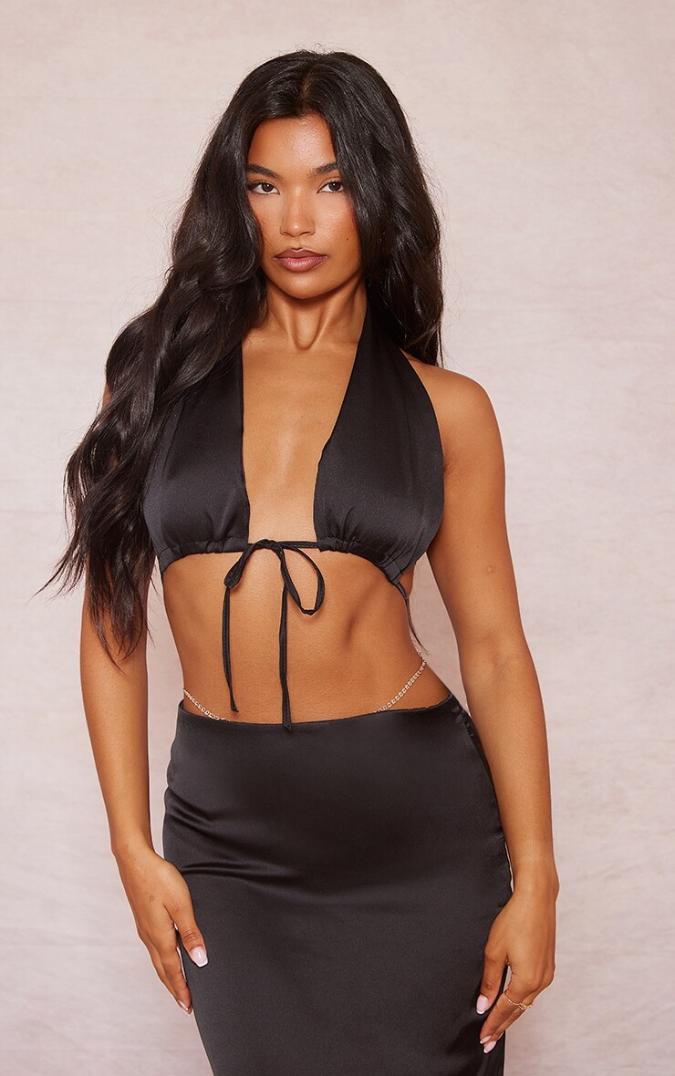 

PrettyLittleThing Черный атласный бюстгальтер с треугольными чашками и завязками спереди