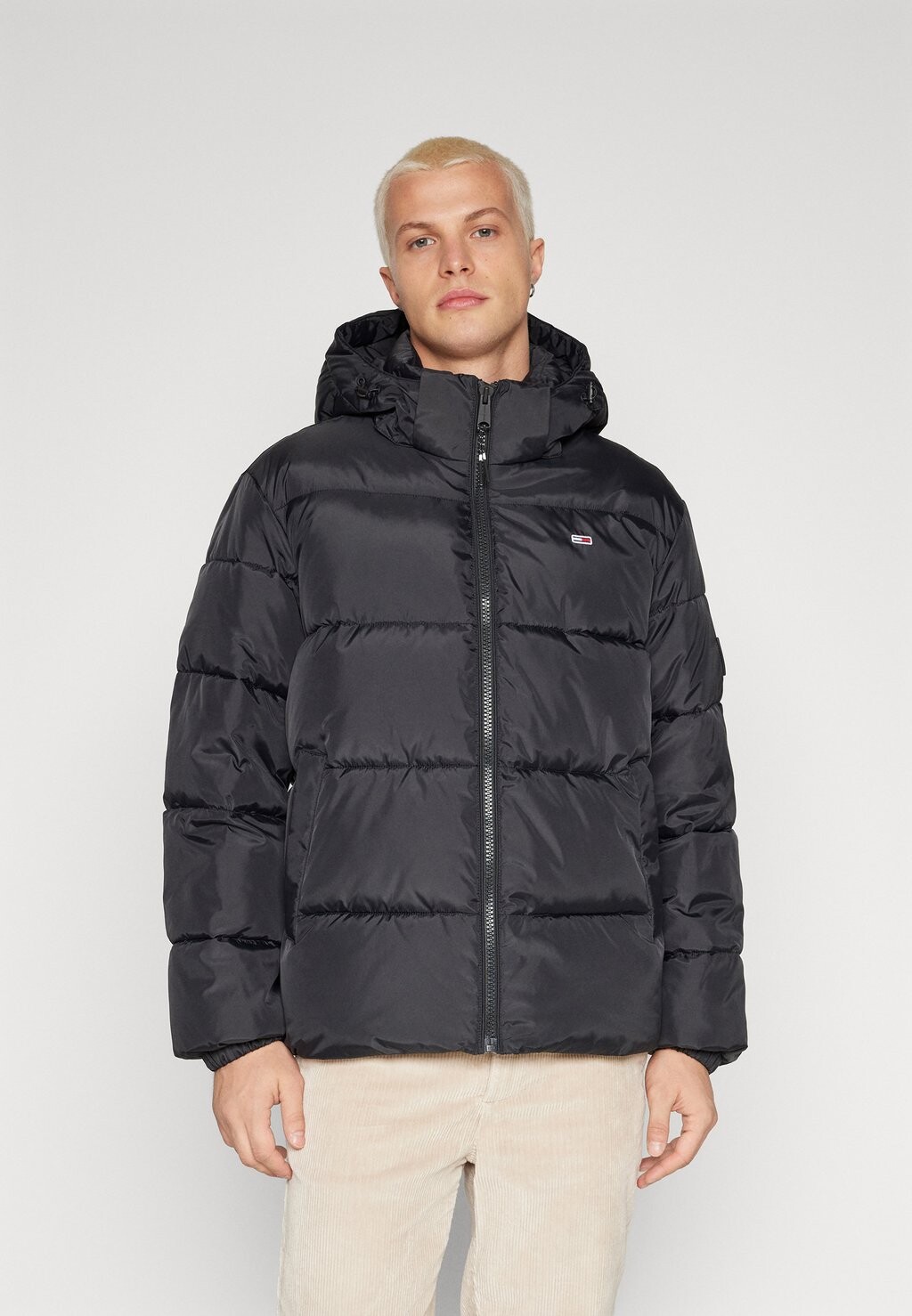 

Зимняя куртка ESSENTIAL PUFFER JACKET Tommy Jeans, черный