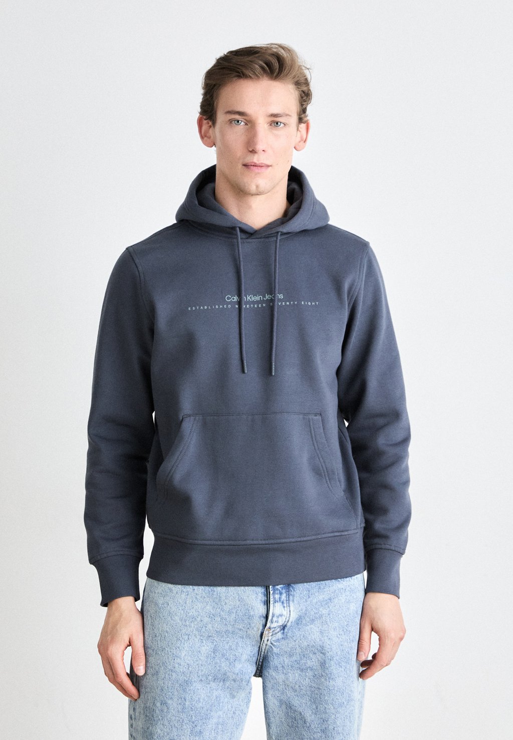 

Толстовка MINIMAL LOGO HOODIE Calvin Klein Jeans, темно-серый