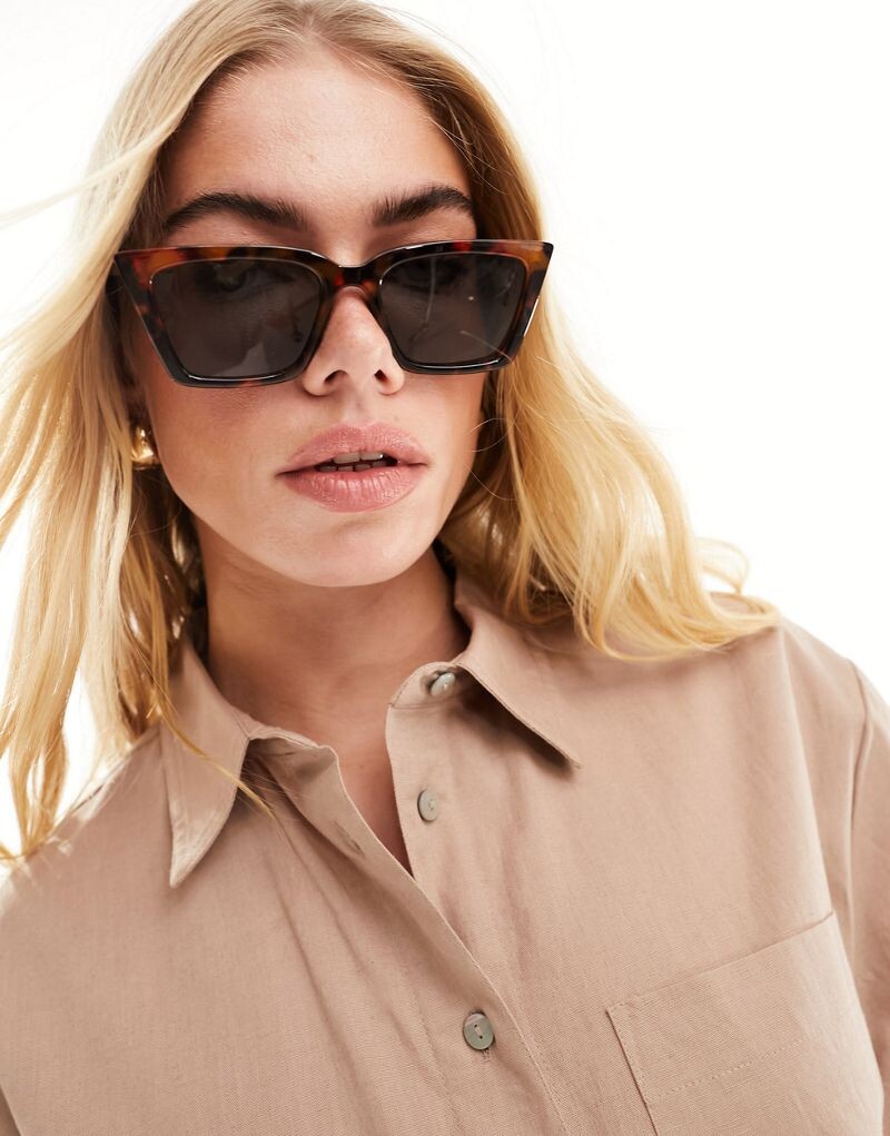 

Солнцезащитные очки «кошачий глаз» в тонкой оправе ASOS DESIGN