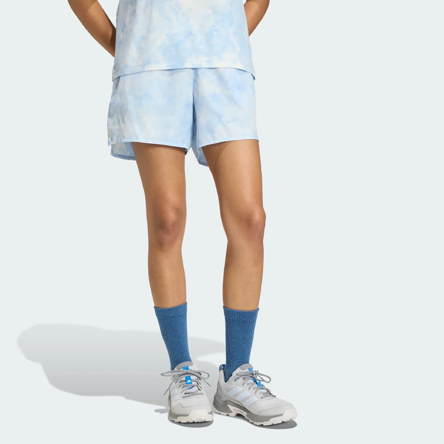 Женские шорты adidas Terrex Multi Spray Dye CLIMA365, White / Glow Blue