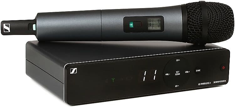 

Микрофонная система Sennheiser XSW 1-825-A Handheld Mic Wireless System - A Band (5480572 MHz)