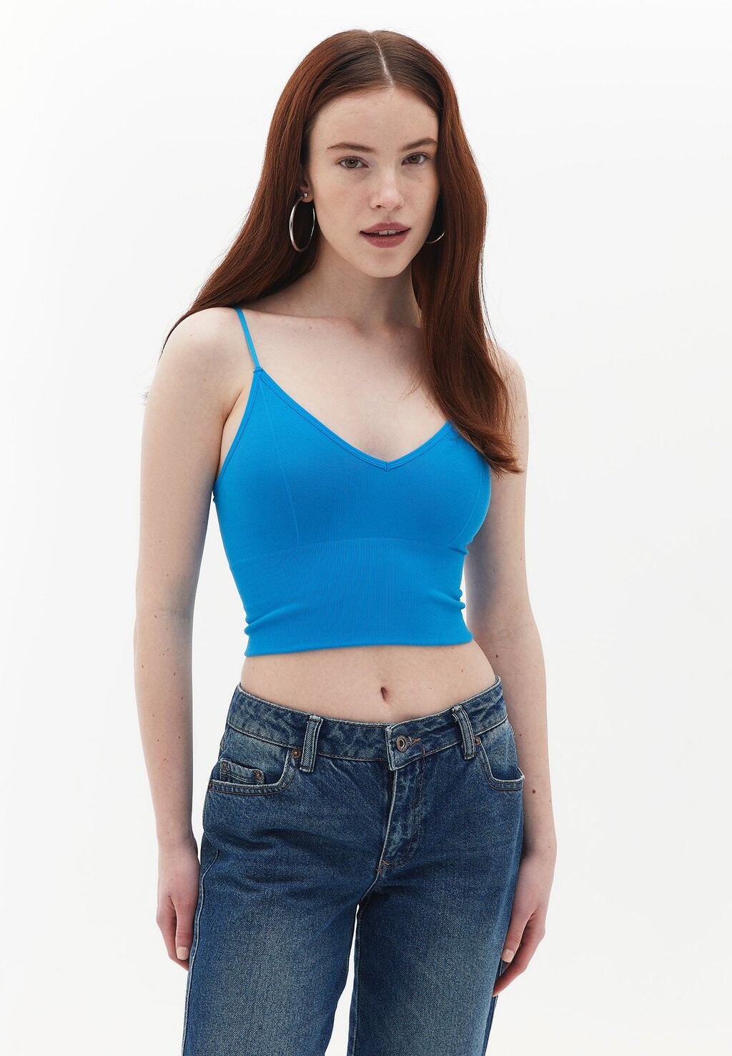 

Топ MIT SCHMALEN TRÄGERN UND V-AUSSCHNITT OXXO, цвет ibiza blue