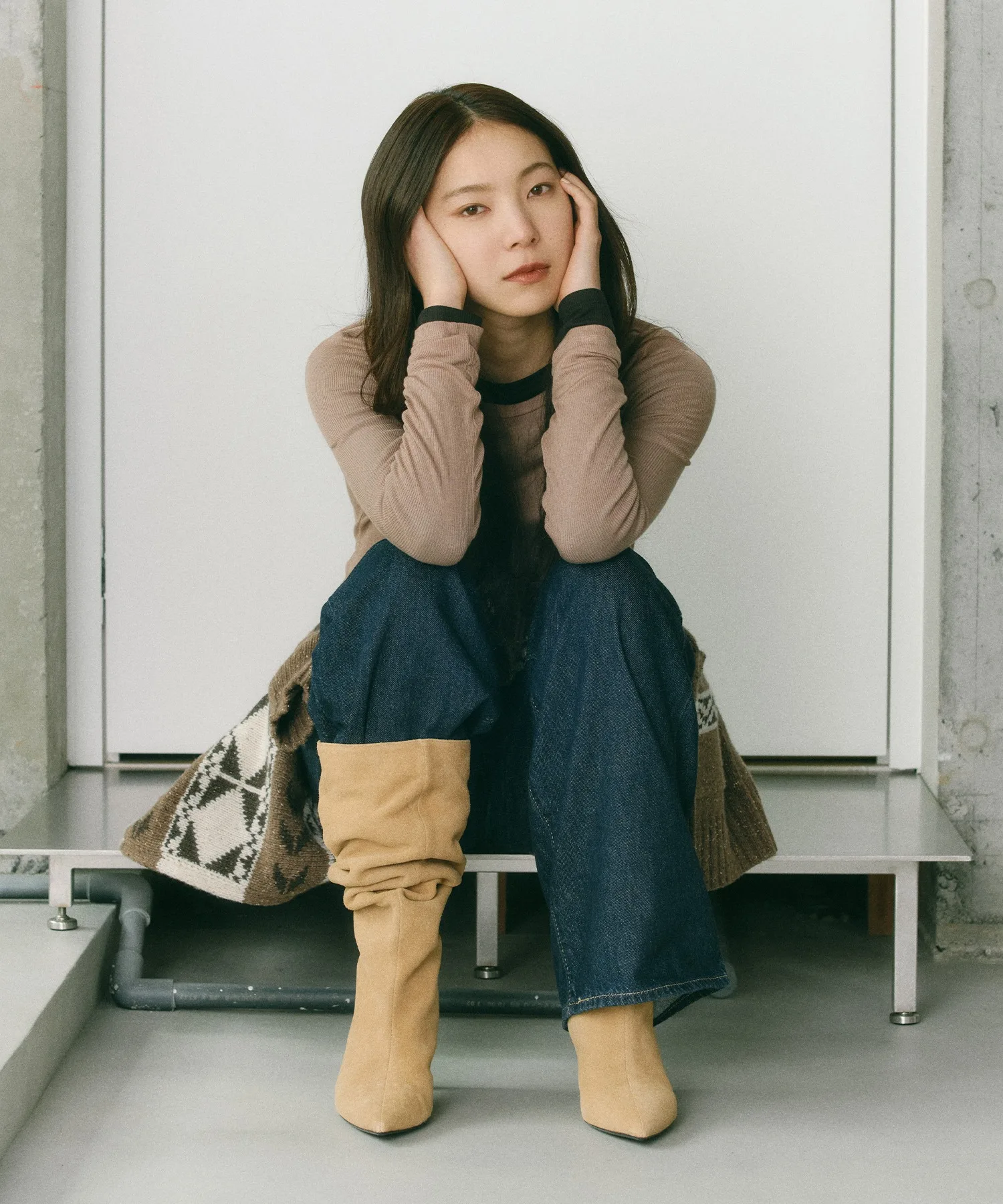 Женская базовая футболка Levi's с длинным рукавом, легкая и прозрачная, бежевая — фото 2