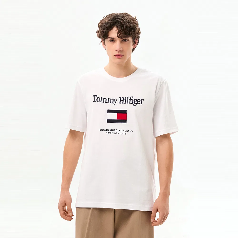 Мужская футболка Flag Embro белого цвета от Tommy Hilfiger