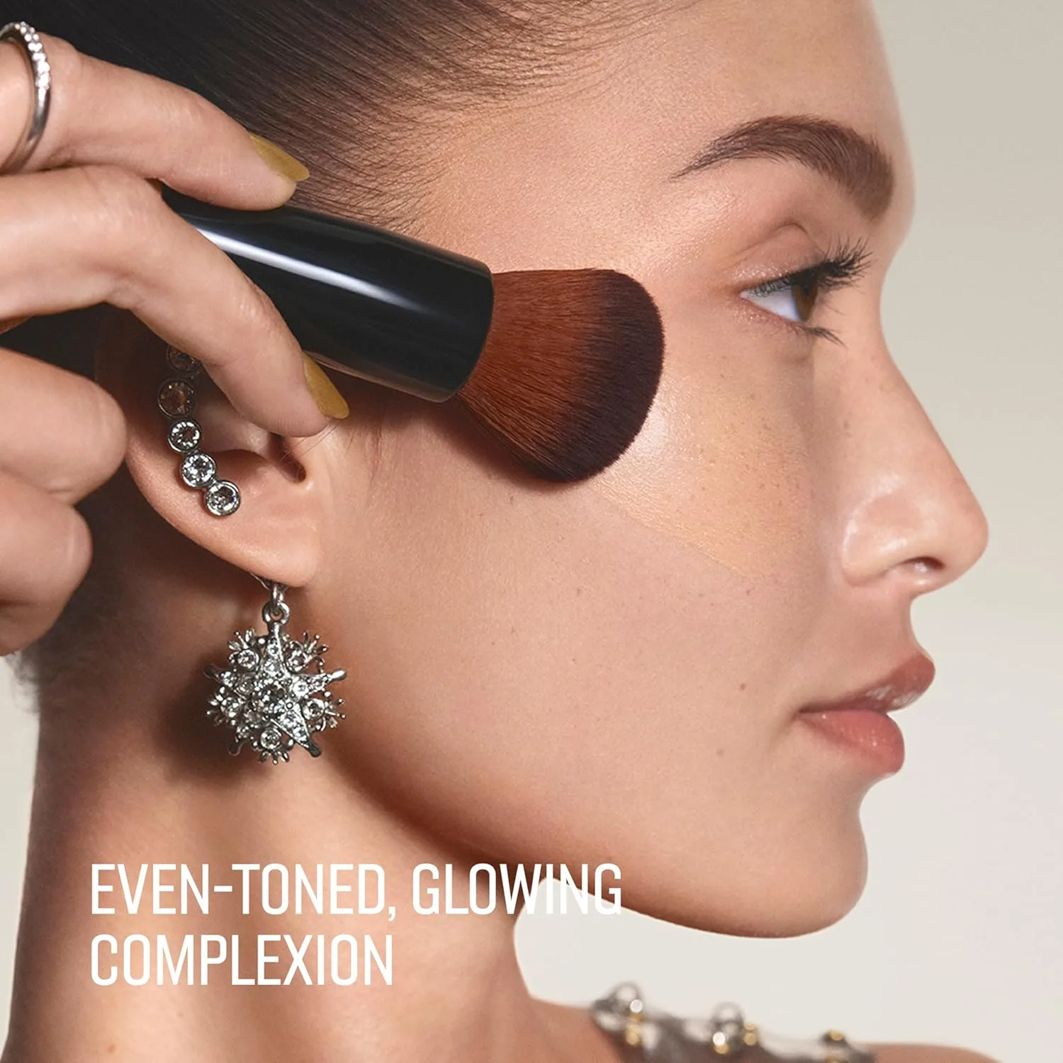 Интенсивная сыворотка-тональная основа Bobbi Brown SPF 40/30 | Сыворотка-тональная основа, придающая сияние и ухаживающая за кожей, для безупречного покрытия, 30 мл, 21 Walnut (Deep brown with red undertones for deep skin) — фото 2