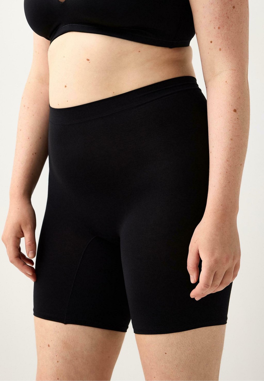 

Брюки SEAMLESS BIKER WITH HIGH WAIST - Shapewear Lindex, черный
