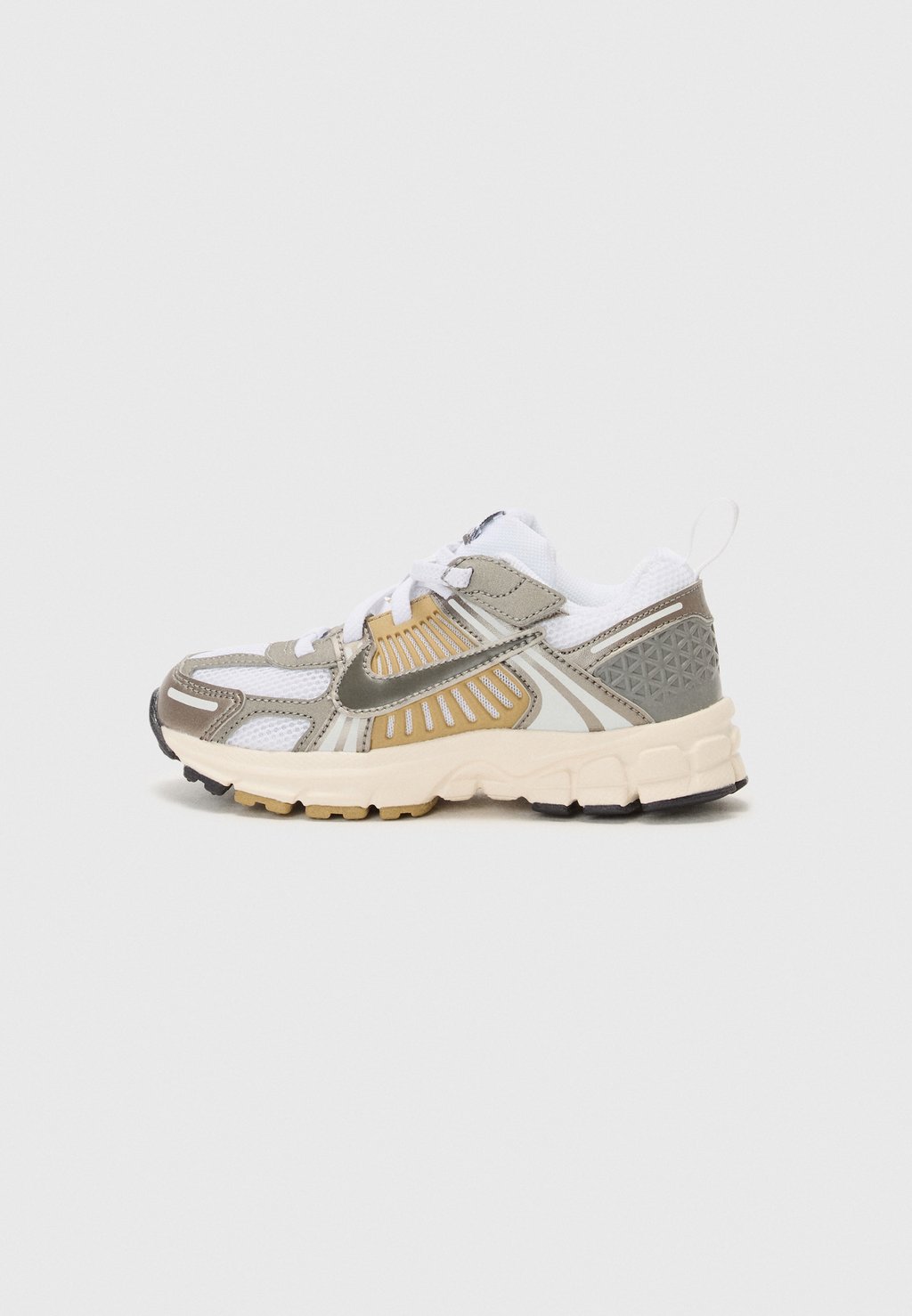 

Кроссовки VOMERO UNISEX Nike Sportswear, черный