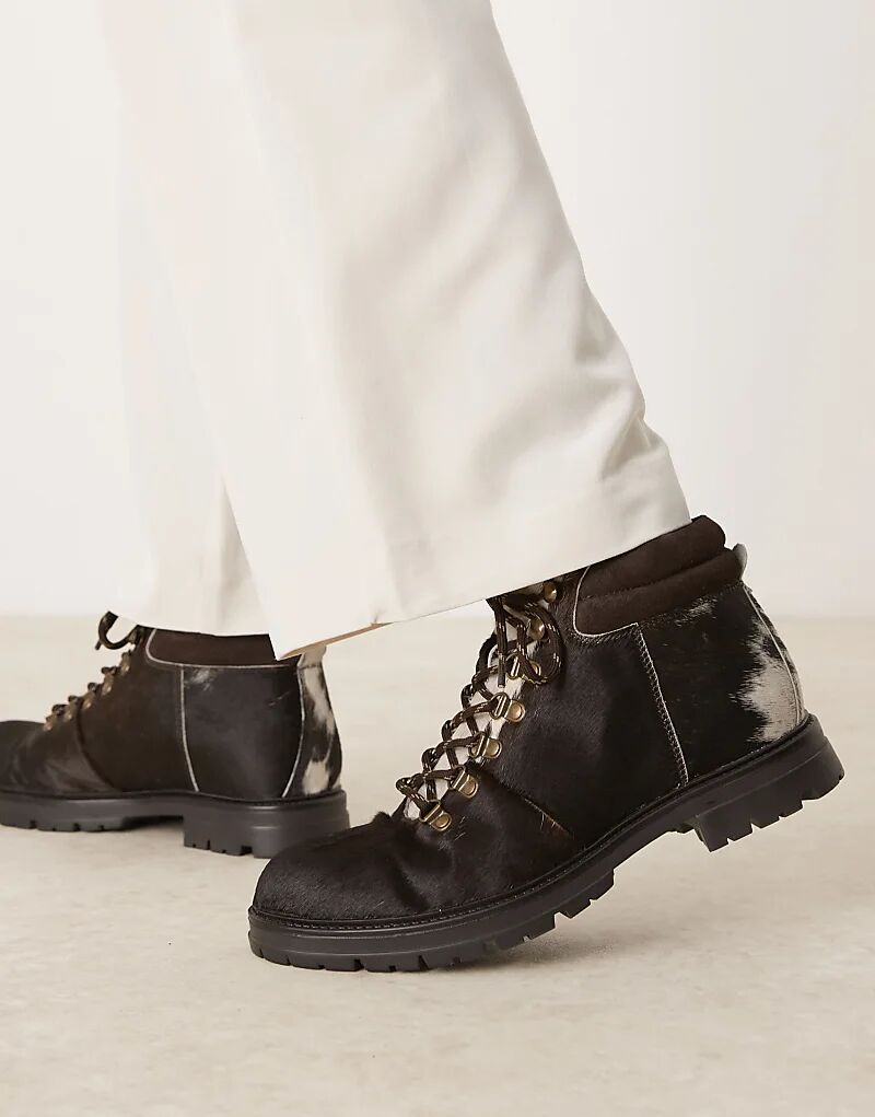 

Ботинки-хайкеры премиум-класса ASOS DESIGN из коровьей шерсти на шнуровке