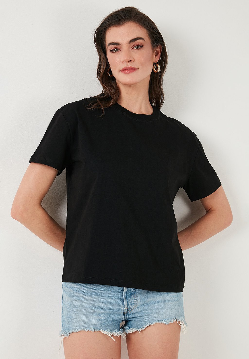 

Базовая футболка LOOSE FIT LELA, черный