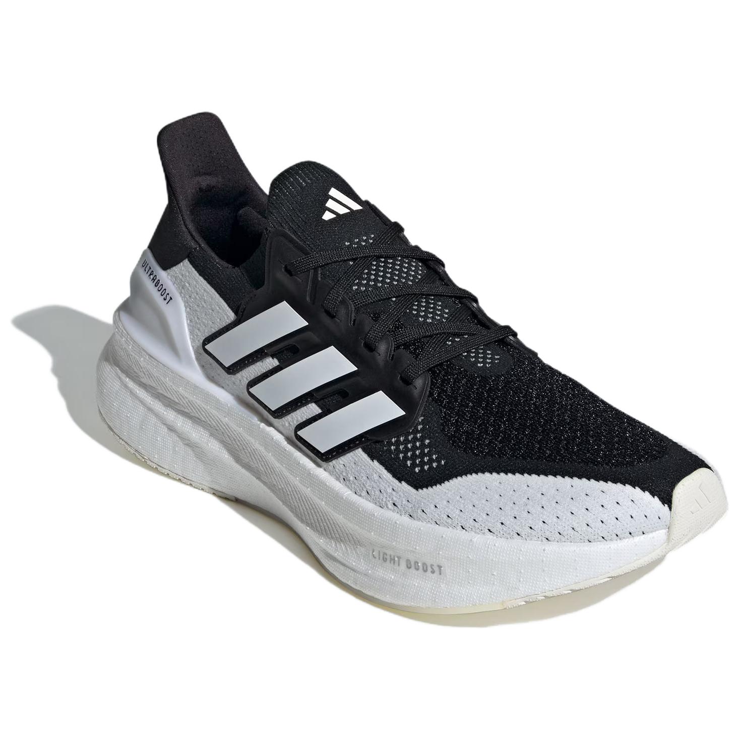 Adidas Ультрабуст 5 'Чёрный Белый' в цвете Black/White/Jade White, цвет Black/White/Jade White — фото 4